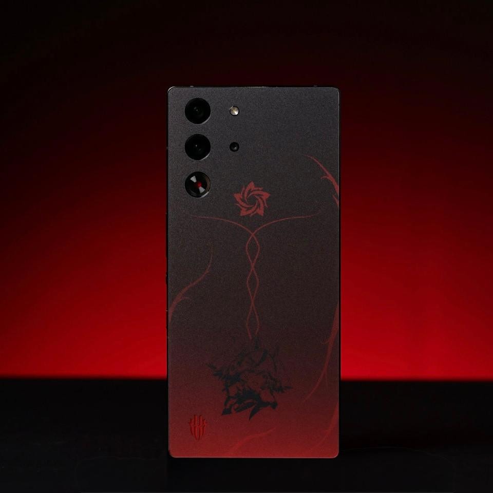 REDMAGIC 10S Pro × 鳴潮「ツバキ」限定版